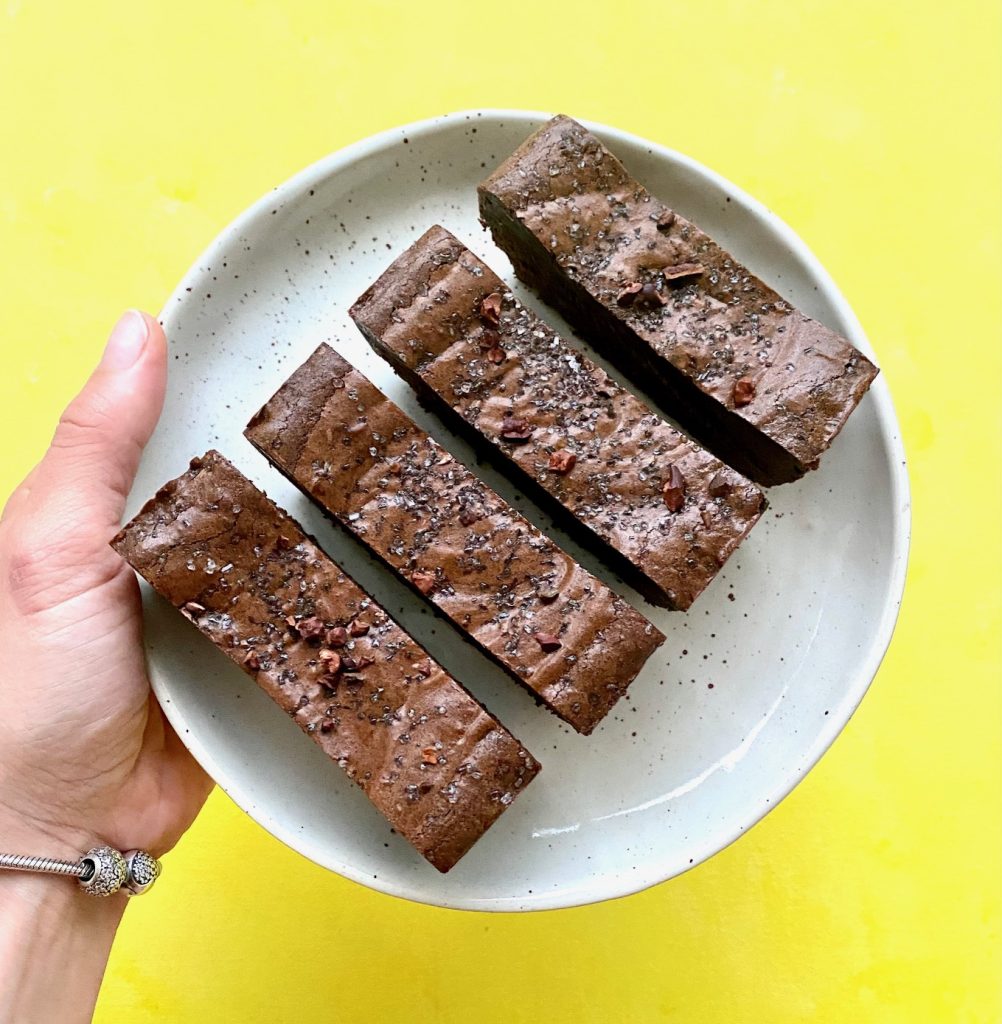 ČOKOLÁDOVÉ BROWNIES S MORSKOU SOĽOU